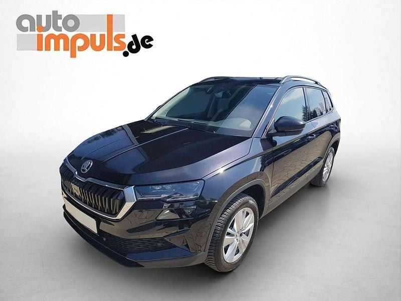 Black magic (1z1z) Gebraucht 2024 Skoda Karoq Selection SUV | 30.190 € (Guter Preis) - Bild 1/3