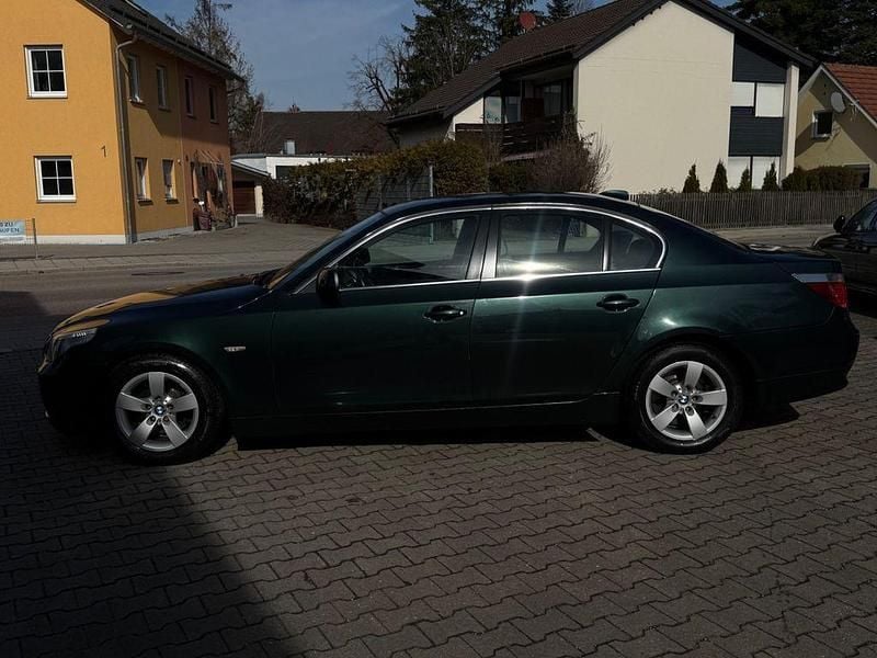 Gebraucht BMW 525 Sport Line 192 PS (141 kW) 2004 Grün Limousine