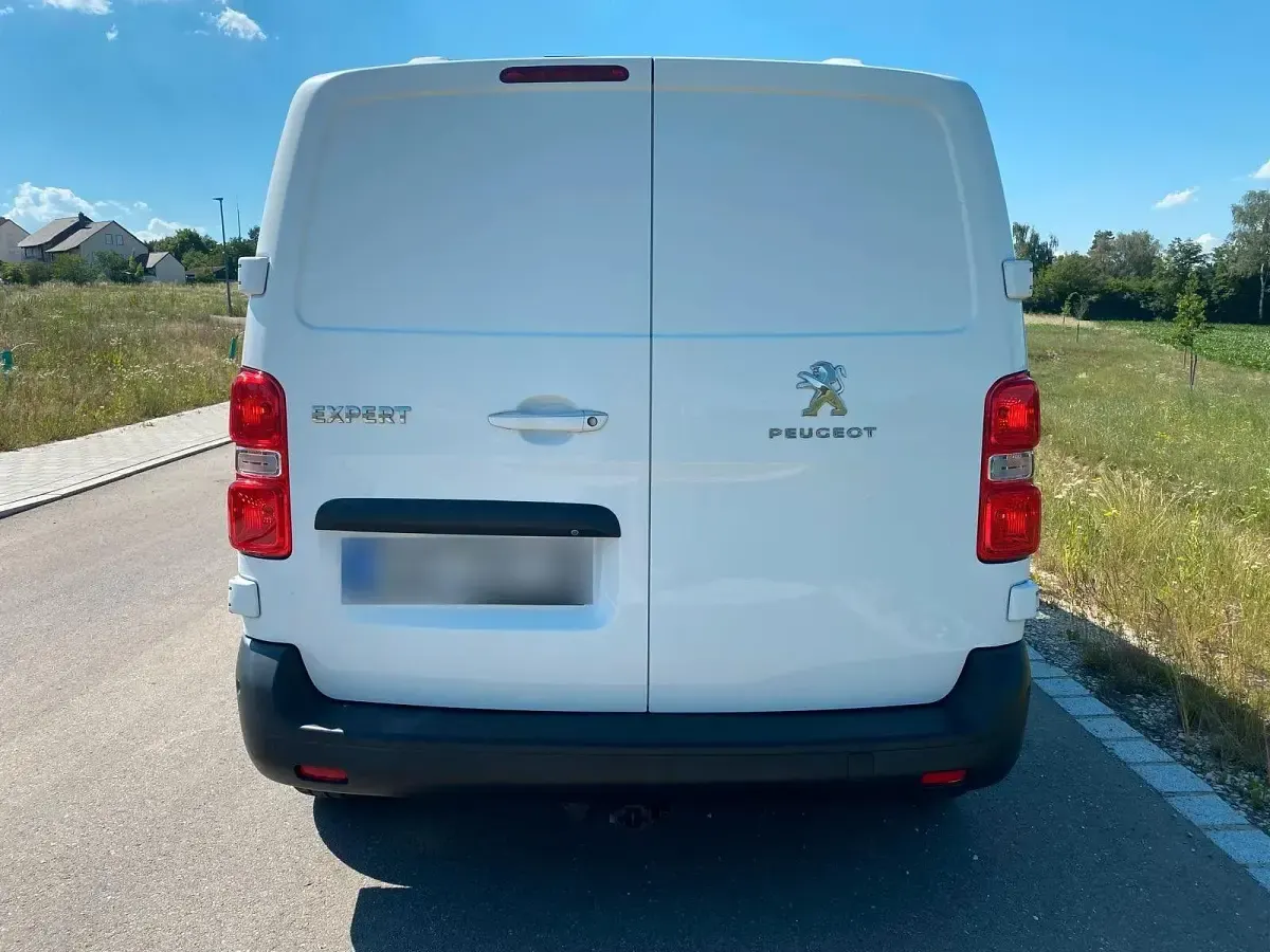 Gebraucht Peugeot Expert 177 PS (130 kW) 2019 Weiß Van