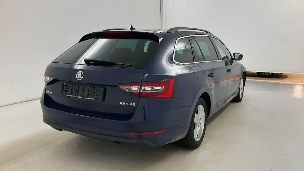 Gebraucht Skoda Superb Ambition 150 PS (110 kW) 2017 Blau Kombi