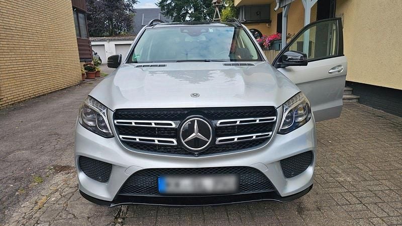 Silber Gebraucht 2018 Mercedes GLS350 AMG line SUV | 41.300 € (Guter Preis) - Bild 1/4