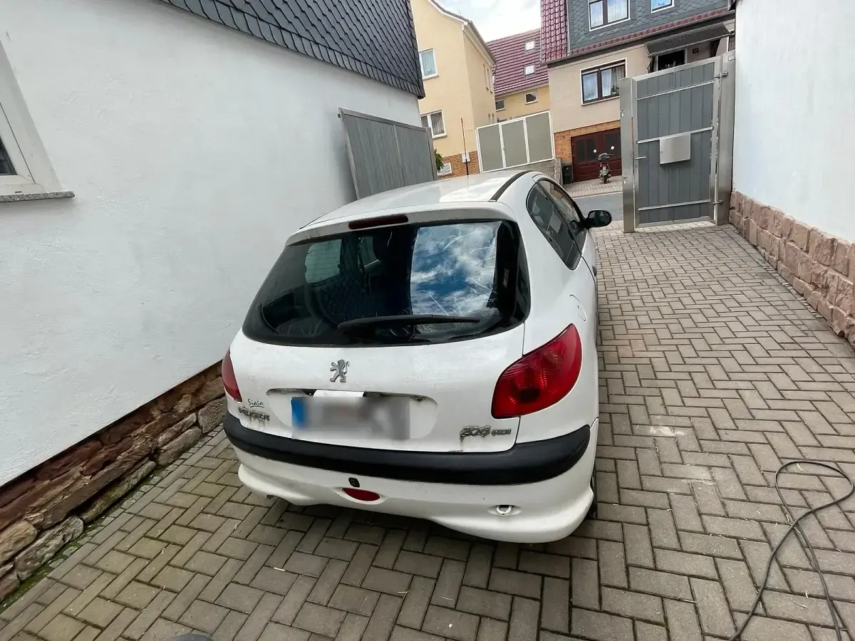 Gebraucht Peugeot 206 68 PS (50 kW) 2005 Weiß Kleinwagen