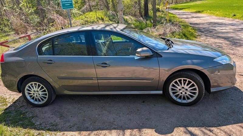 Gebraucht Renault Laguna III Initiale Paris 173 PS (127 kW) 2008 Grau Limousine