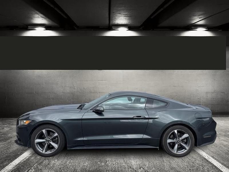 Grau Gebraucht 2016 Ford Mustang Coupé | 22.750 € (Fairer Preis) - Bild 1/4