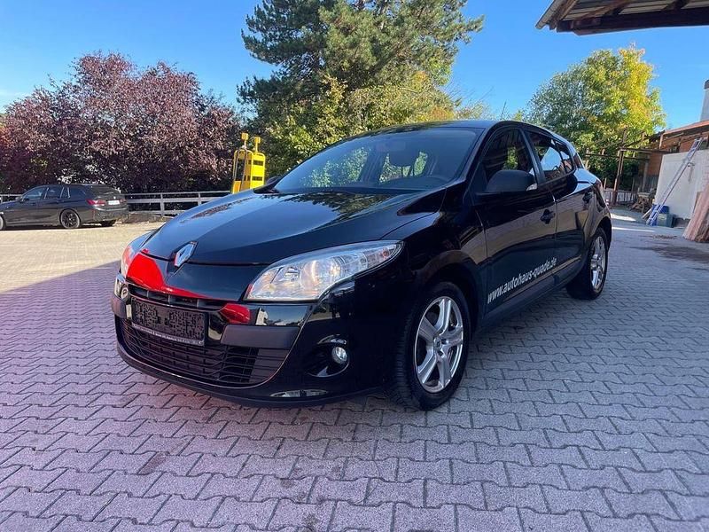 Schwarz Gebraucht 2011 Renault Mégane III Expression Limousine | 2.890 € (Guter Preis) - Bild 1/4
