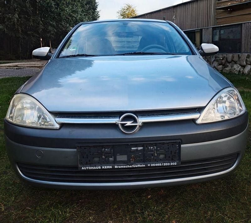 Silber Gebraucht 2003 Opel Corsa Njoy Limousine | 2.100 € (Etwas zu teuer) - Bild 1/4