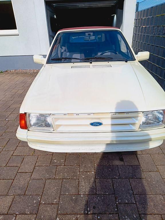Weiß Gebraucht 1984 Ford Escort Cabriolet Cabrio | 4.450 € - Bild 1/4