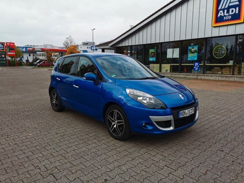 Blau Gebraucht 2011 Renault Scénic III Dynamique Van / Kleinbus | 4.990 € (Etwas zu teuer) - Bild 1/4