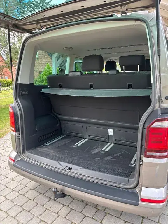 Gebraucht VW Multivan 102 PS (75 kW) 2017 Beige Van / Kleinbus