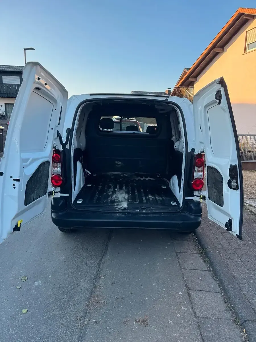 Gebraucht Peugeot Partner 75 PS (55 kW) 2017 Weiß Van / Kleinbus