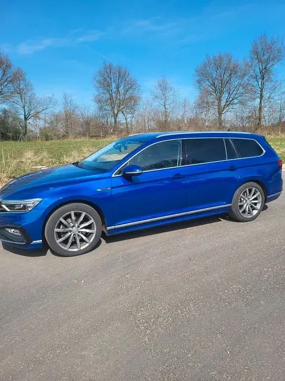 Gebraucht VW Passat 190 PS (139 kW) 2021 Blau Kombi