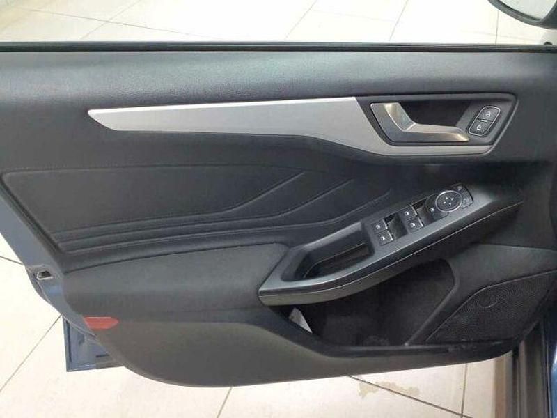 Gebraucht Ford Focus Cool & Connect 150 PS (110 kW) 2021 Blau Limousine