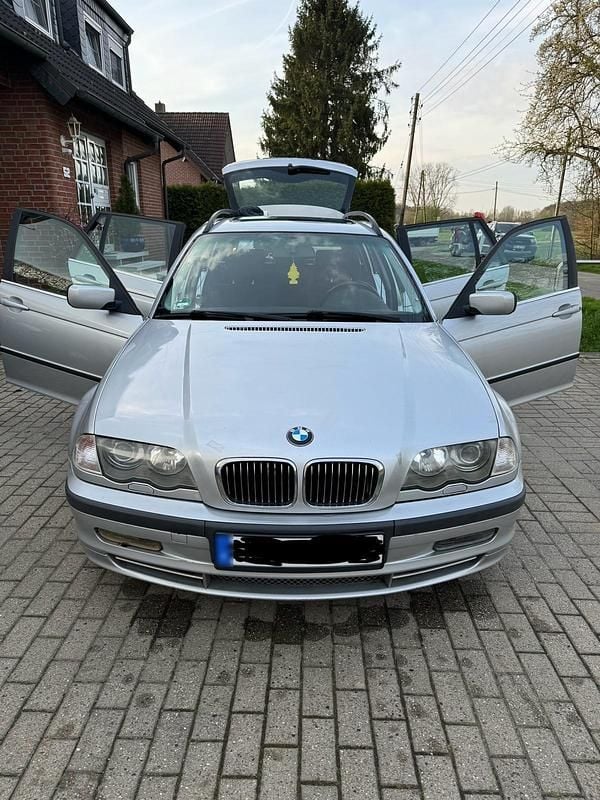 Gebraucht BMW 330 231 PS (169 kW) 2001 Silber Kombi