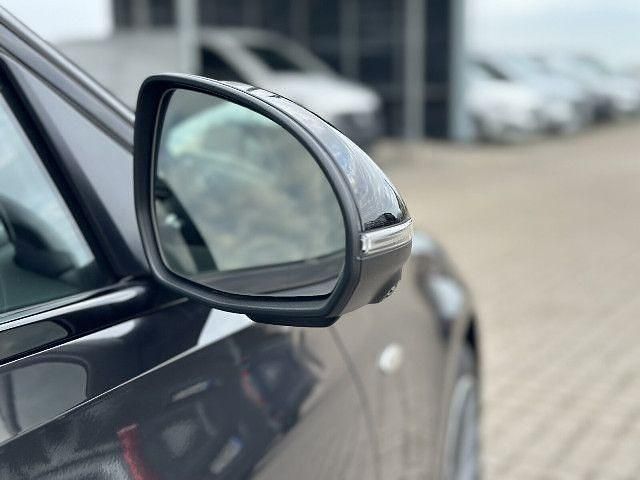 Gebraucht Mercedes C300e AMG 313 PS (230 kW) 2025 Grau Limousine