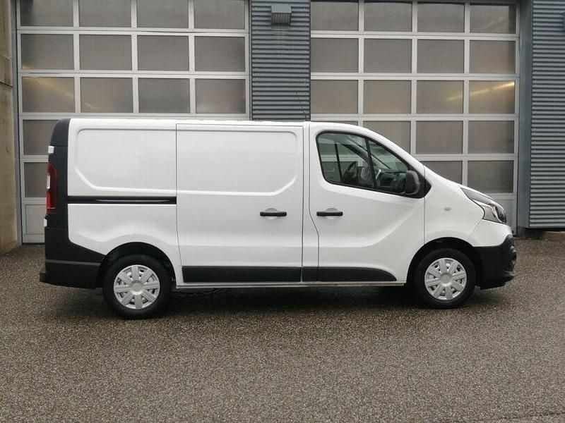 Gebraucht Renault Trafic Komfort 121 PS (88 kW) 2019 Weiss Van / Kleinbus