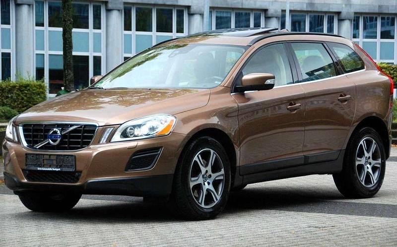 Terra bronze Gebraucht 2010 Volvo XC60 Summum SUV | 12.990 € (Etwas zu teuer) - Bild 1/4