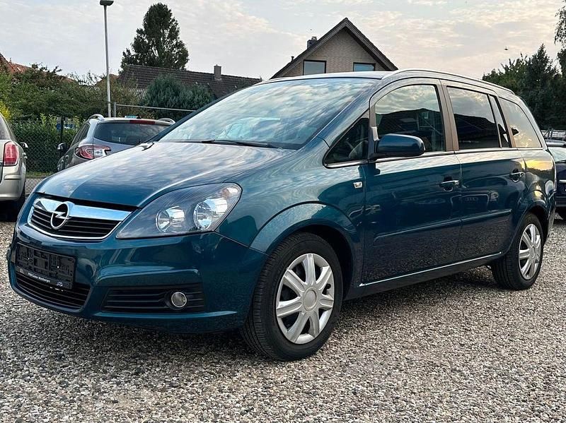 Grün Gebraucht 2007 Opel Zafira Van / Kleinbus | 6.490 € (Teuer) - Bild 1/4