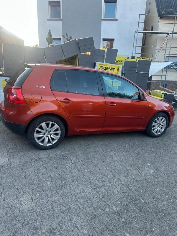 Orange Gebraucht 2006 VW Golf V Limousine | 2.000 € (Fairer Preis) - Bild 1/4
