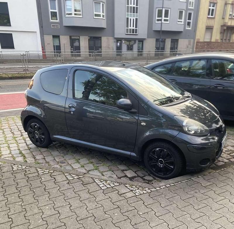 Gebraucht 2009 Toyota Aygo Kleinwagen | 2.100 € (Etwas zu teuer) - Bild 1/4