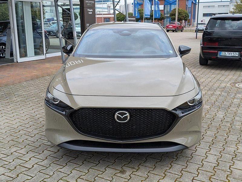 Neu Mazda 3 Nagisa 140 PS (102 kW) 2025 Grün Limousine