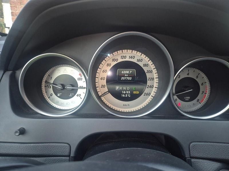 Gebraucht Mercedes C180 Elegance 156 PS (114 kW) 2014 Silber Kombi