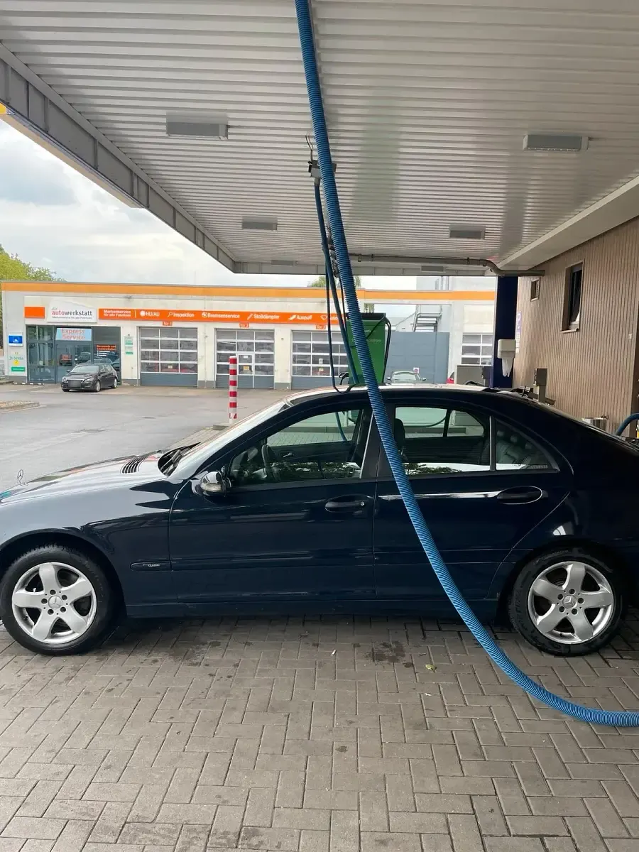 Gebraucht Mercedes C180 143 PS (105 kW) 2005 Blau Limousine