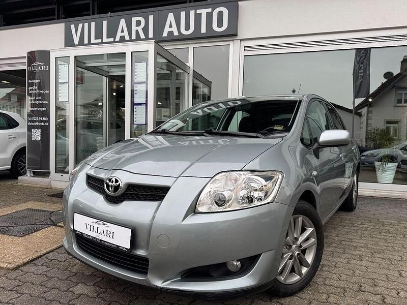 Silber Gebraucht 2009 Toyota Auris Team Limousine | 6.490 € (Etwas zu teuer) - Bild 1/4