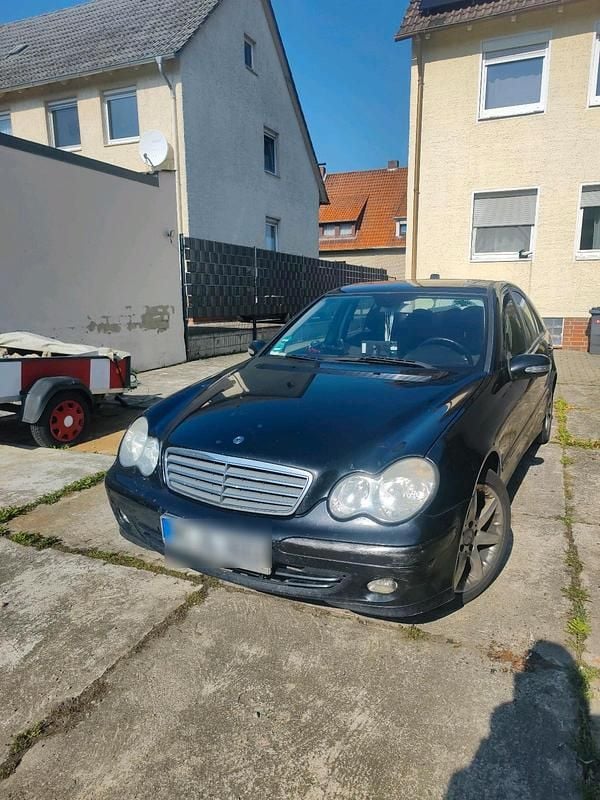 Schwarz Gebraucht 2005 Mercedes C220 Limousine | 2.999 € (Teuer) - Bild 1/4