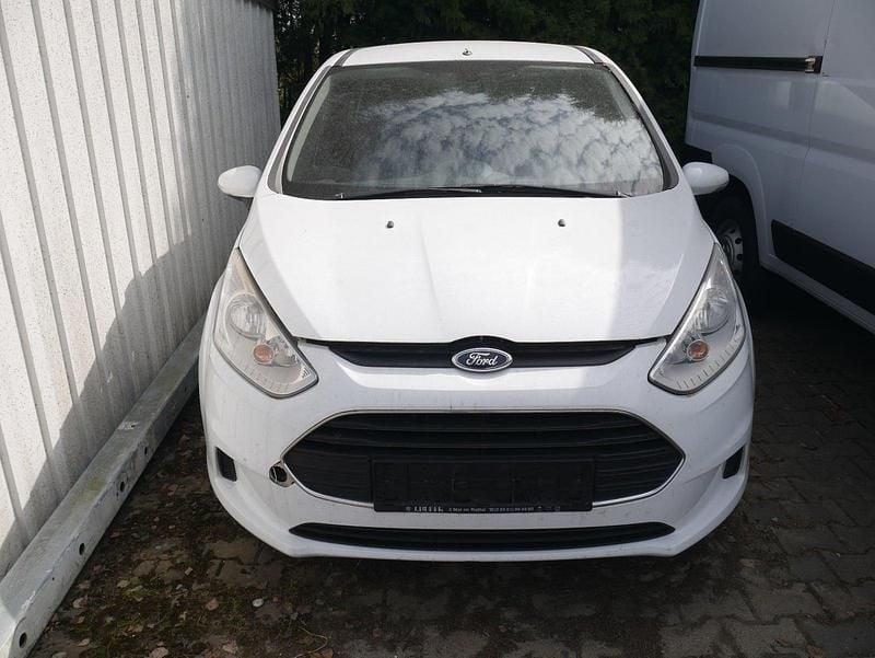 Gebraucht Ford B-MAX Trend 101 PS (74 kW) 2013 Weiß Van / Kleinbus