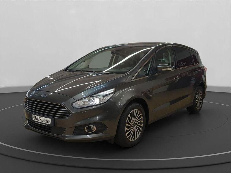 Gebraucht Ford S-MAX Titanium 165 PS (121 kW) 2019 Grau Van / Kleinbus