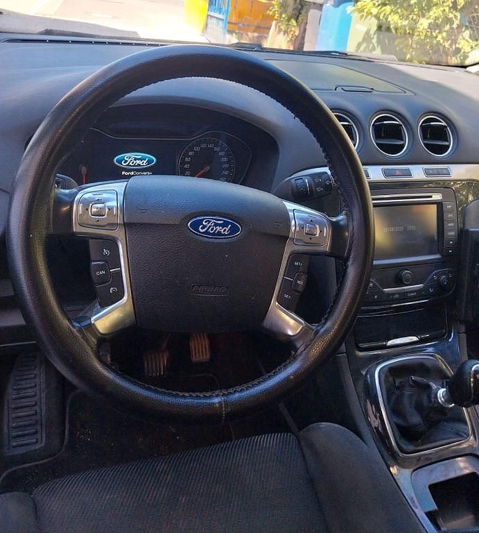 Grau Gebraucht 2011 Ford S-MAX Titanium Van / Kleinbus | 5.500 € (Fairer Preis) - Bild 1/4