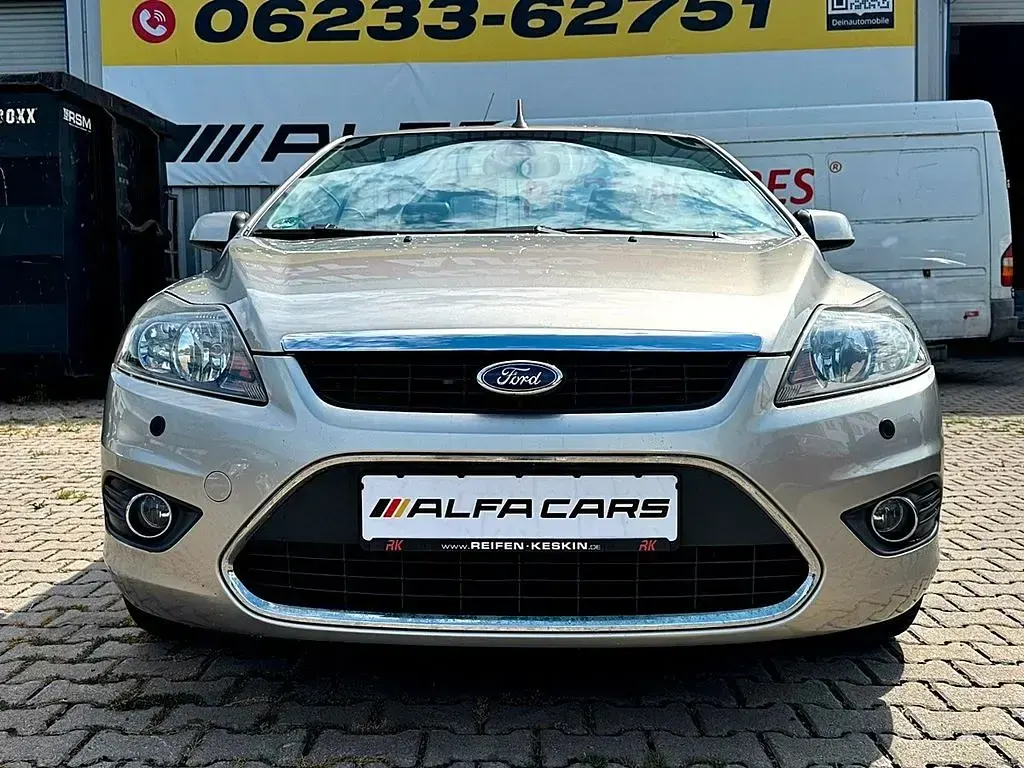 Gebraucht Ford Focus Cabriolet Titanium 145 PS (106 kW) 2009 Silber Cabrio