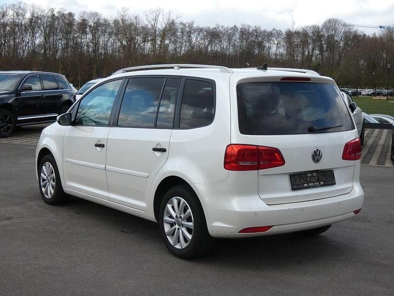 Gebraucht VW Touran 140 PS (102 kW) 2014 Weiß Van / Kleinbus