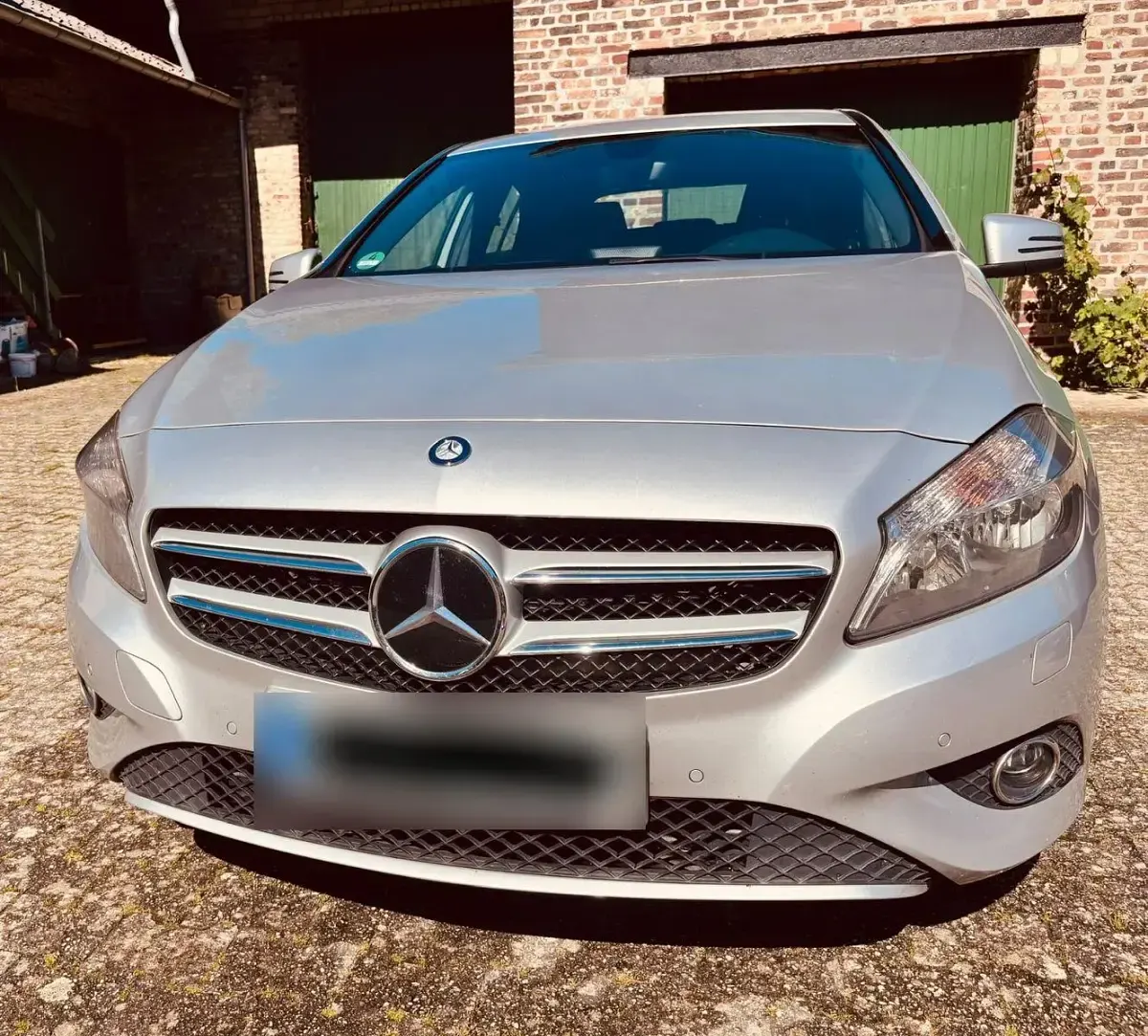 Gebraucht Mercedes A200 Style 156 PS (114 kW) 2014 Silber Kleinwagen