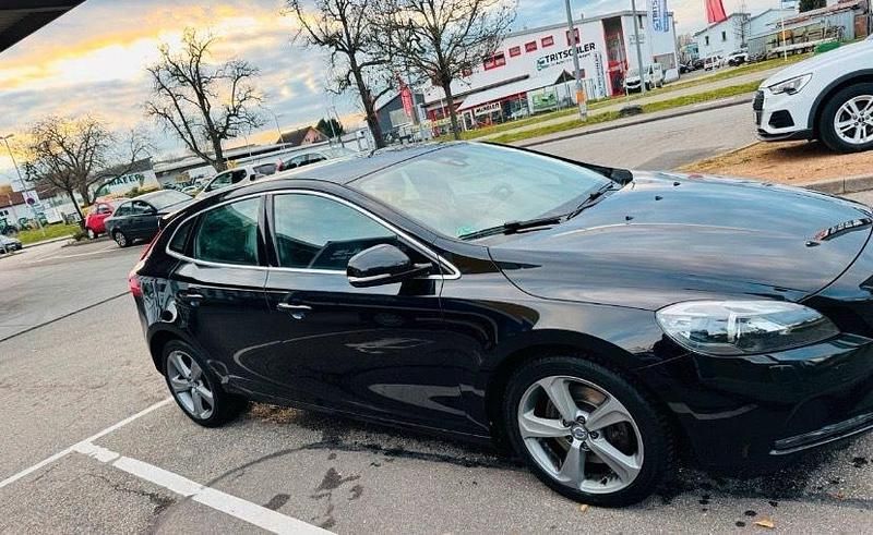 Schwarz Gebraucht 2013 Volvo V40 Kombi | 10.500 € (Fairer Preis) - Bild 1/4