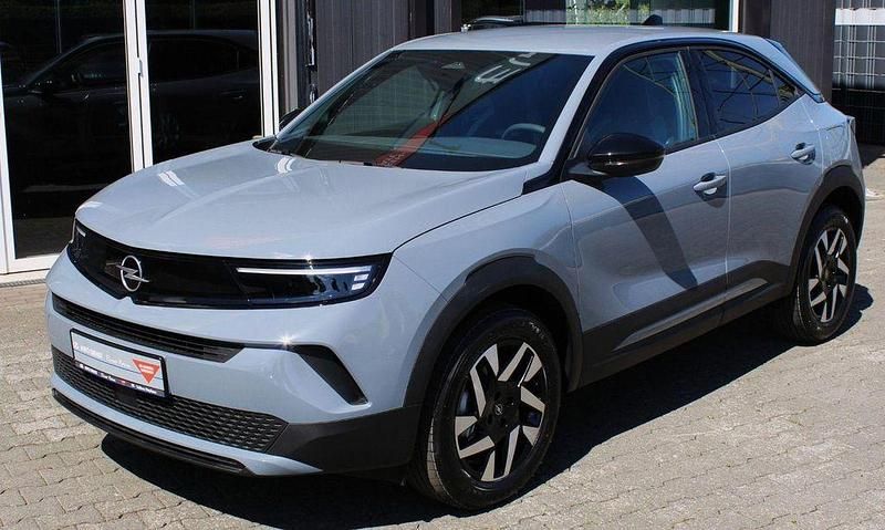 Grau Neu 2025 Opel Mokka Edition SUV | 21.990 € - Bild 1/4