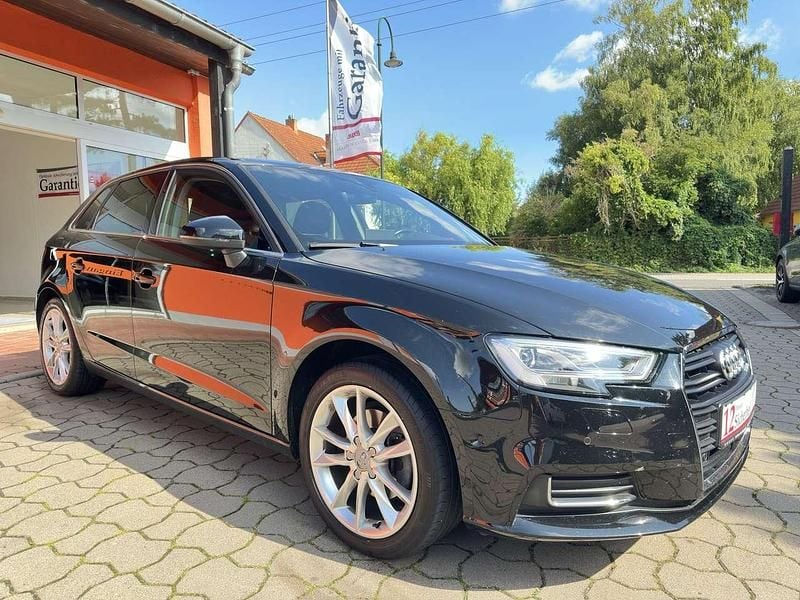 Mythosschwarz Gebraucht 2018 Audi A3 Design Limousine | 17.300 € (Guter Preis) - Bild 1/4