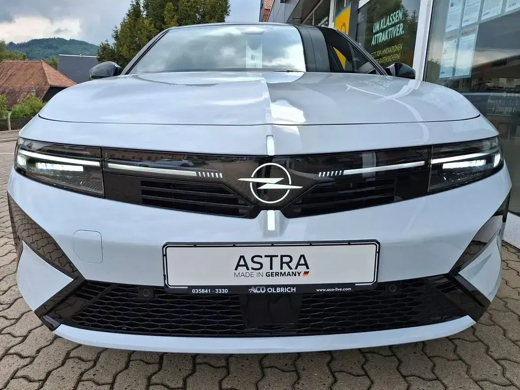 Neu Opel Astra 136 PS (100 kW) 2026 Weiß Kombi