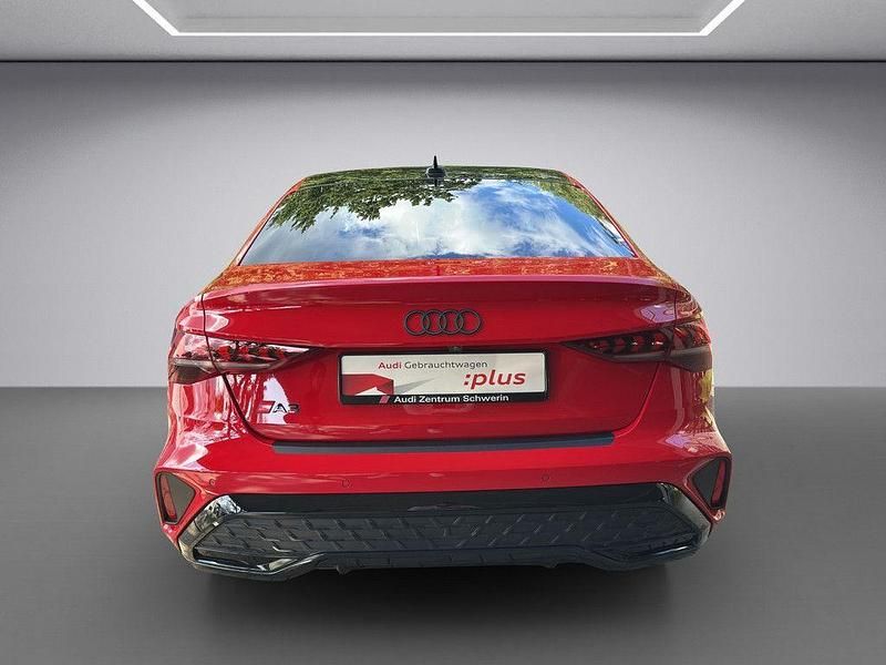 Gebraucht Audi A3 S-Line 150 PS (110 kW) 2024 Rot metallic Limousine