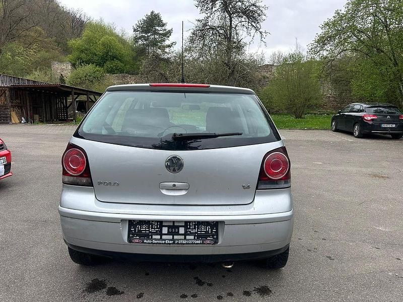 Usata VW Polo Comfortline 75 CV (55 kW) 2005 Grigio Utilitaria