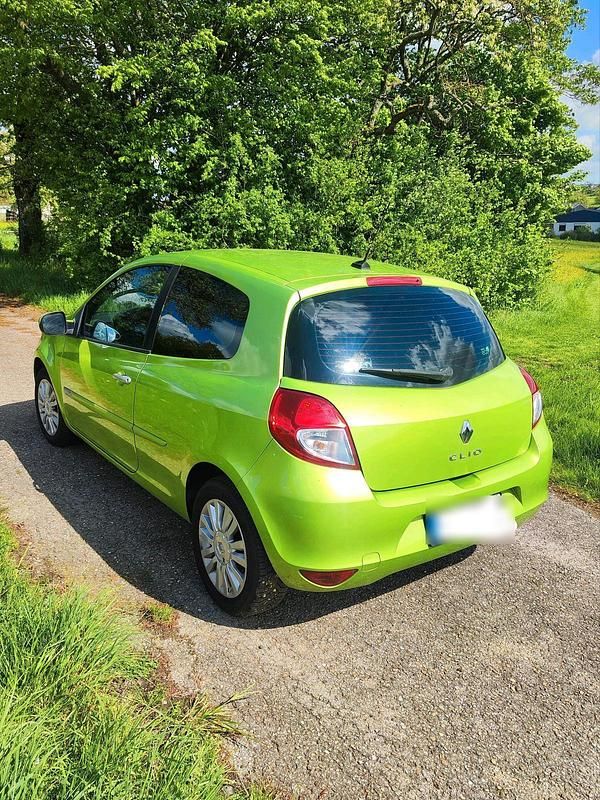 Usata Renault Clio II 2010 Verde Utilitaria