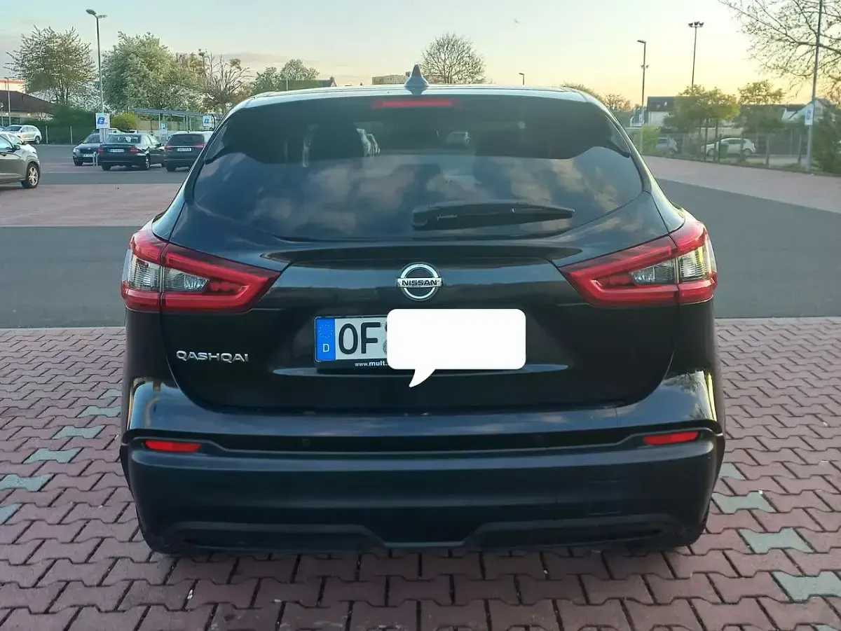 Gebraucht Nissan Qashqai N-Connecta 116 PS (85 kW) 2018 Schwarz SUV