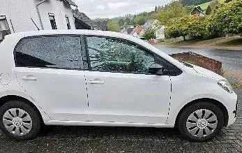 Gebraucht VW up! 75 PS (55 kW) 2018 Weiß Kleinwagen