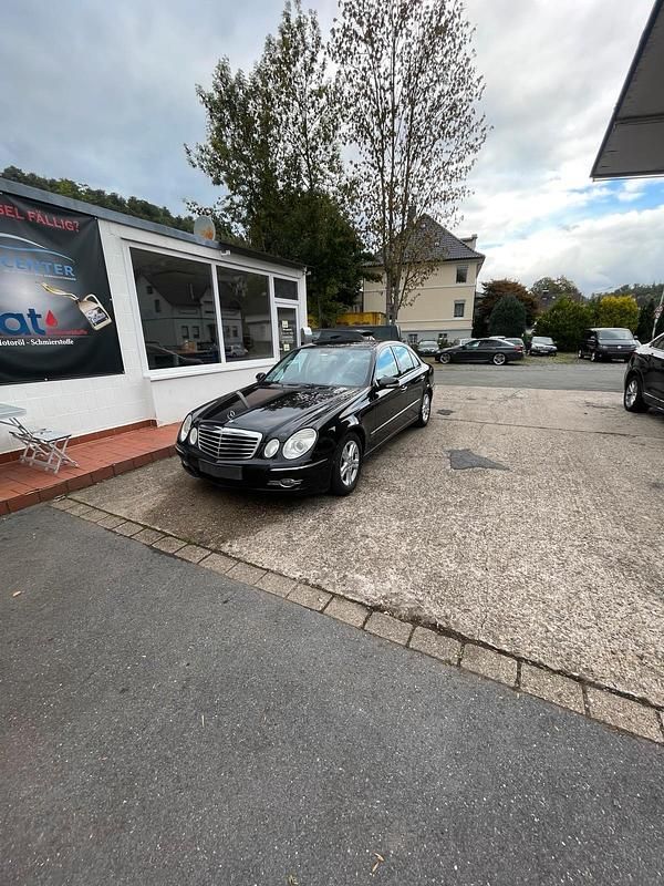 Schwarz Gebraucht 2006 Mercedes 220 Limousine | 3.500 € - Bild 1/4