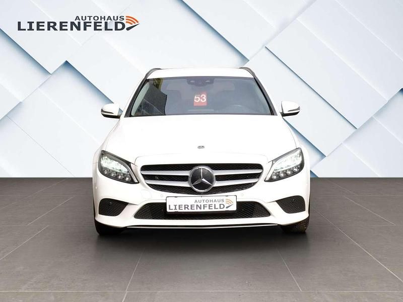 Gebraucht Mercedes C180 122 PS (89 kW) 2021 Polarweiss  unilack Kombi