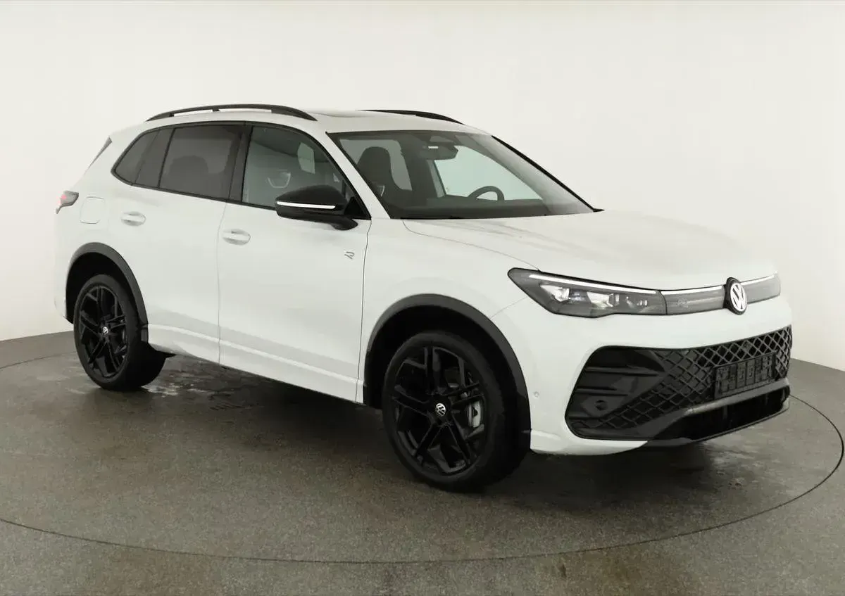 Neu VW Tiguan R-line 272 PS (200 kW) 2025 Oryxweiß perlmutteffekt SUV