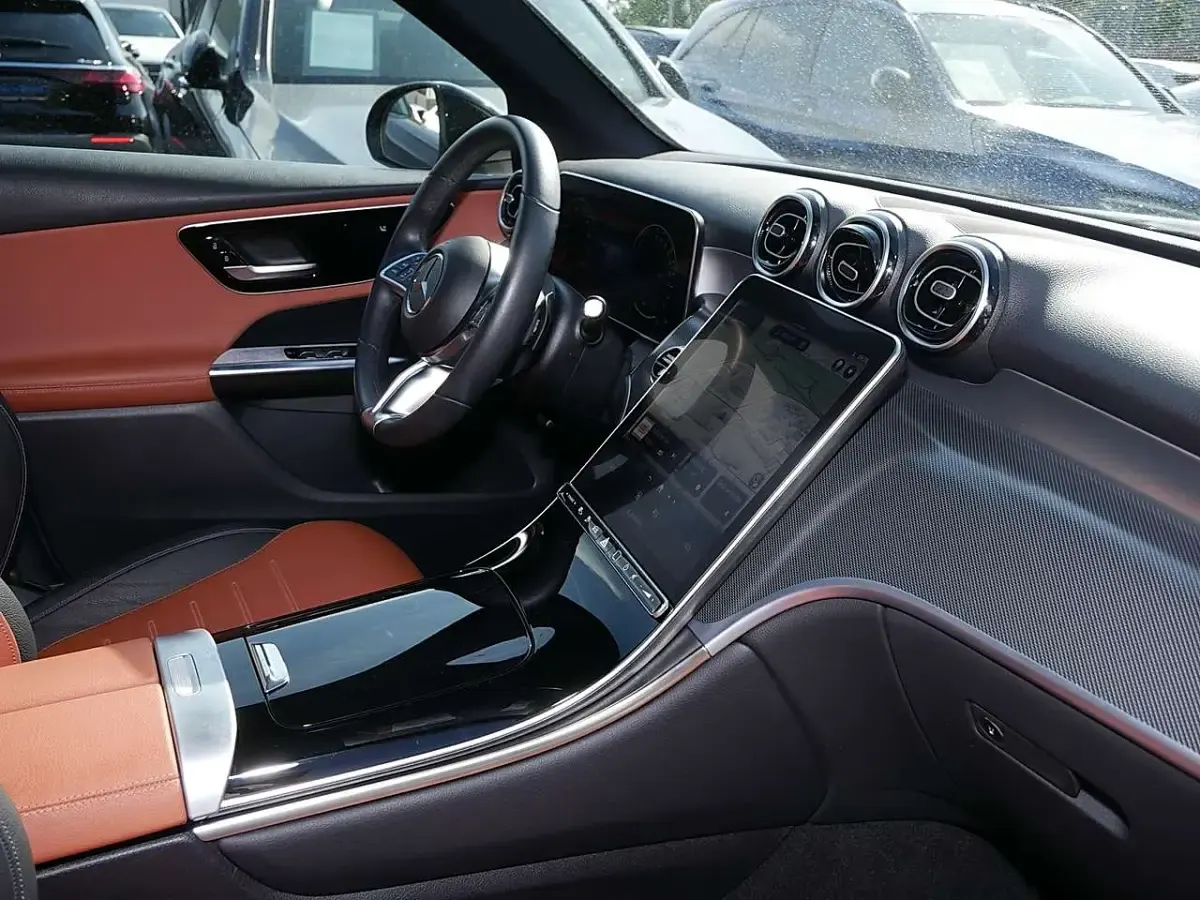 Gebraucht Mercedes GLC300 Avantgarde 204 PS (150 kW) 2022 Schwarz SUV