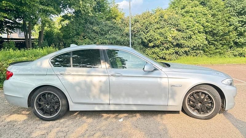 Gebraucht BMW 520 184 PS (135 kW) 2010 Silber Limousine