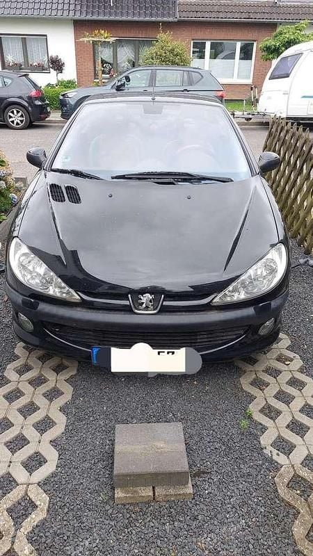Schwarz Gebraucht 2002 Peugeot 206 CC Platinum Cabrio | 1.050 € (Superpreis) - Bild 1/4