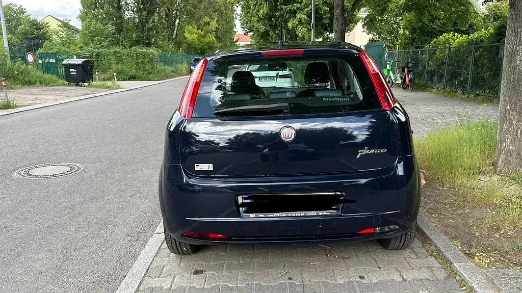 Gebraucht Fiat Grande Punto Dynamic 65 PS (47 kW) 2009 Blau Kleinwagen